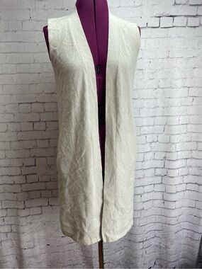 Adrienne Vitadinni size XS cream colored cashmere vest